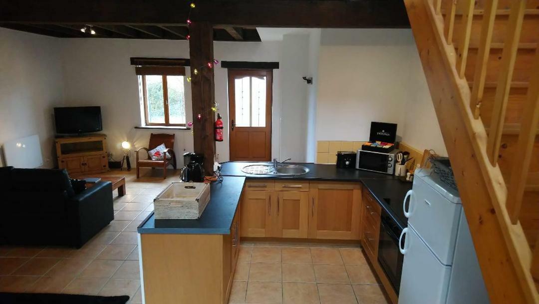 Gite du Sorbier Le Chalard Exterior foto
